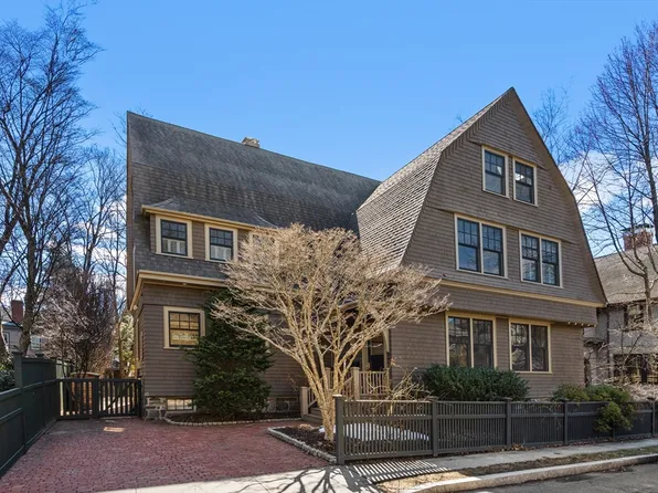 3 Berkeley Pl, Cambridge, MA 02138