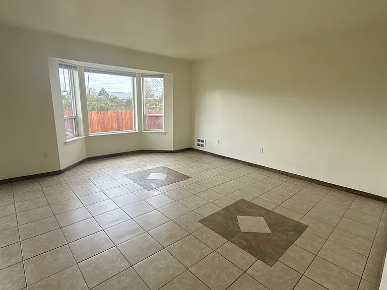 16124 Prairie Heights St SE — Photo 5
