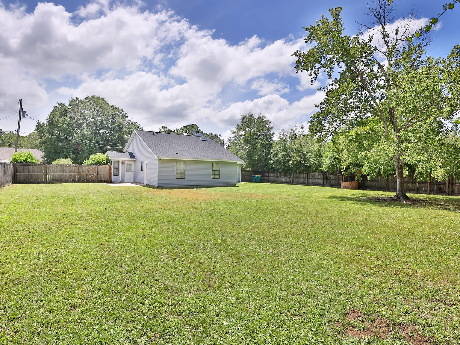 3 bed, 1178 sqft, $1,695 — Photo 2