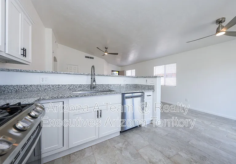8873 E Rose Tree St — Photo 9