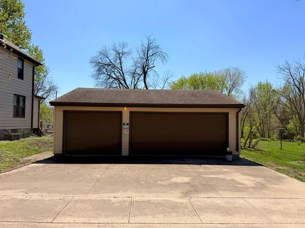 By 1727 14th Ave SW, Fort Dodge, IA 50501