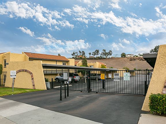2nd image of 3020 Alta View Dr #206