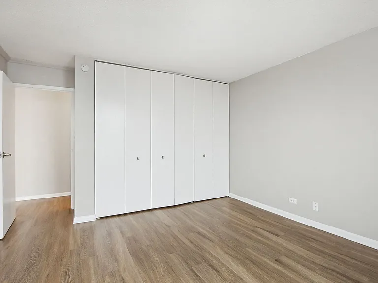 100 Forest Place Apartments — Photo 47