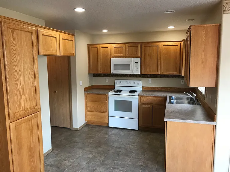 2316 NW 4th St — Photo 12