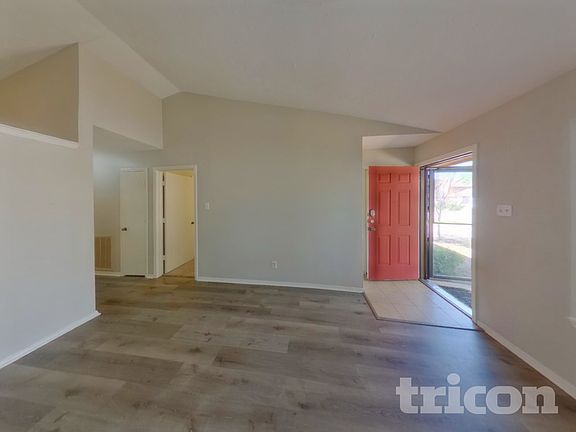 3rd image of 4652 Baytree Dr