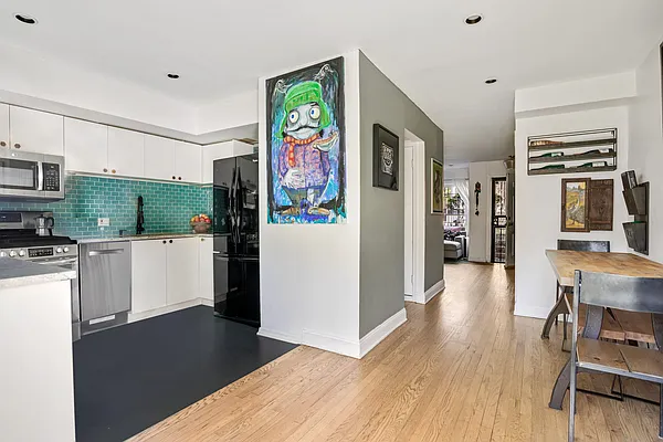 Rented by Compass | media 9