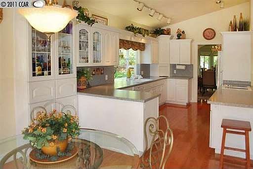 5th image of 3408 Silver Maple Dr