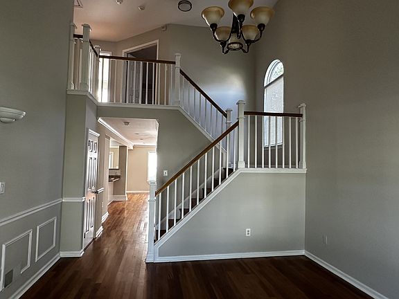 4th image of 120 Redden Ln #1