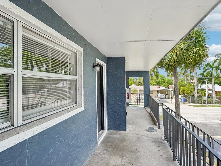 Heritage Palms Apartments — Photo 30