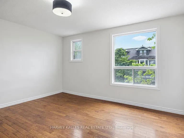 916 Bloor St W #UPPER — Photo 11