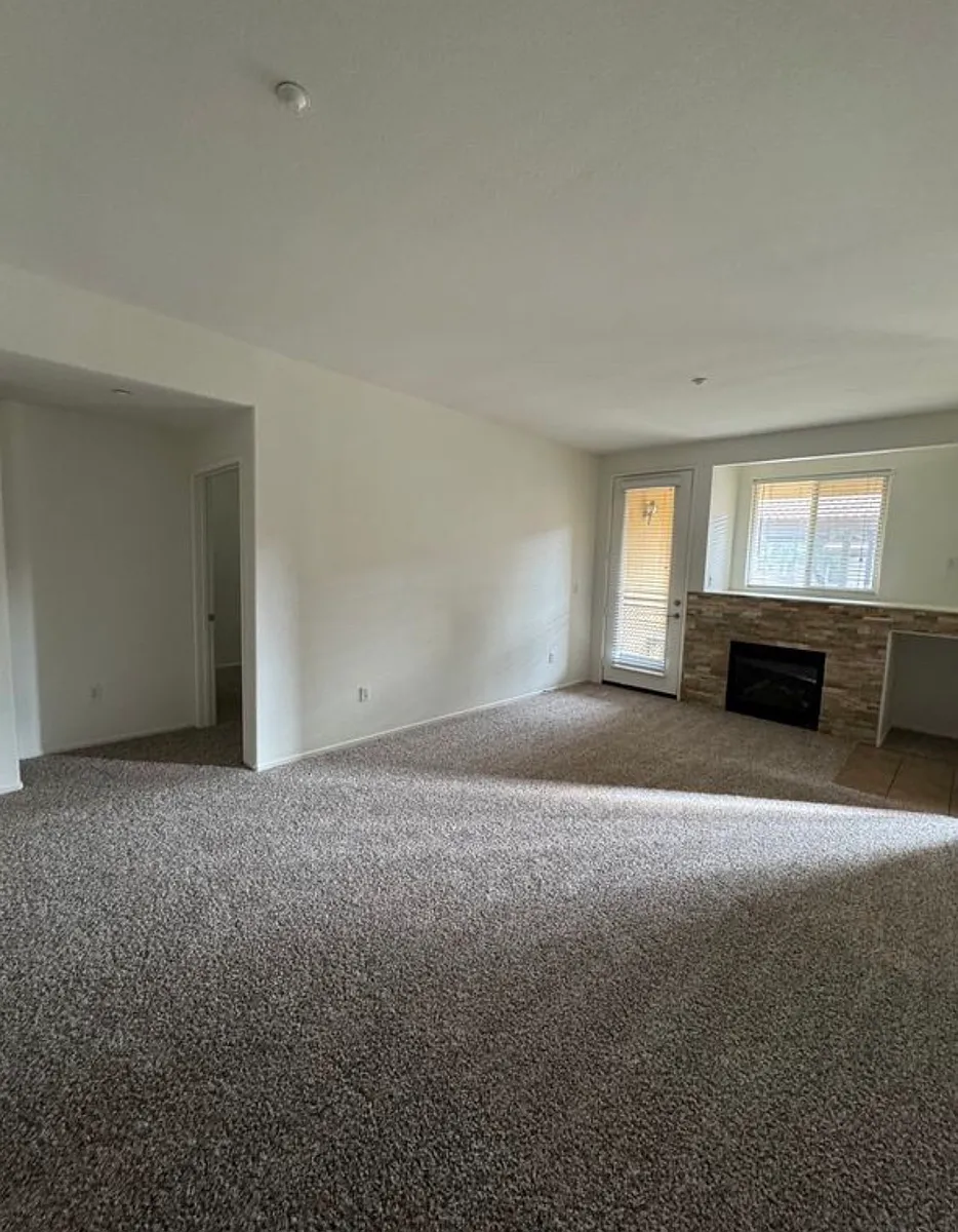 Building Photo - 41410 Juniper St #914