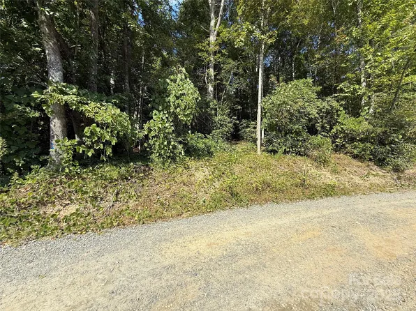 Bulling Creek Rd, Hendersonville, NC 28739