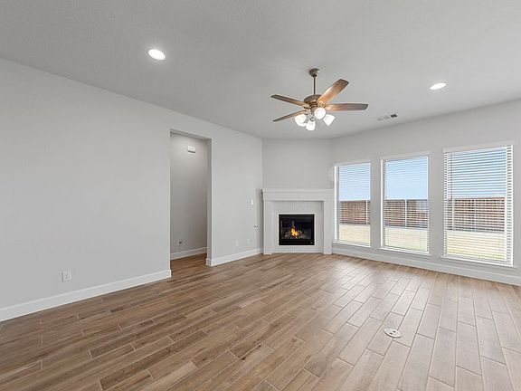 2nd image of 3124 Lacebark Ln