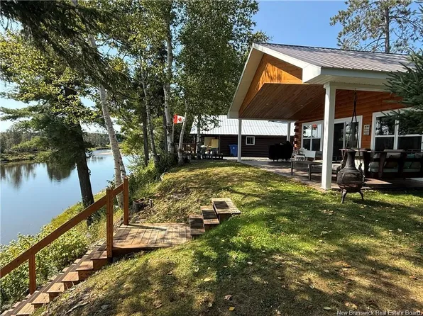 20 Robertson Ln, Lorne, NB E7G 3G8