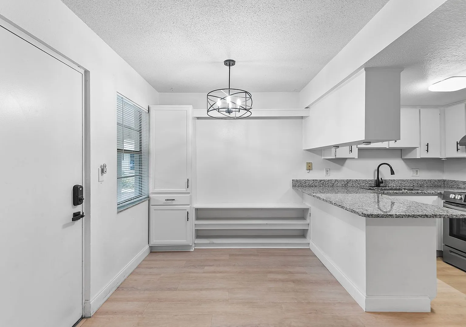 St Pete Apartment For Rent!! — Photo 4
