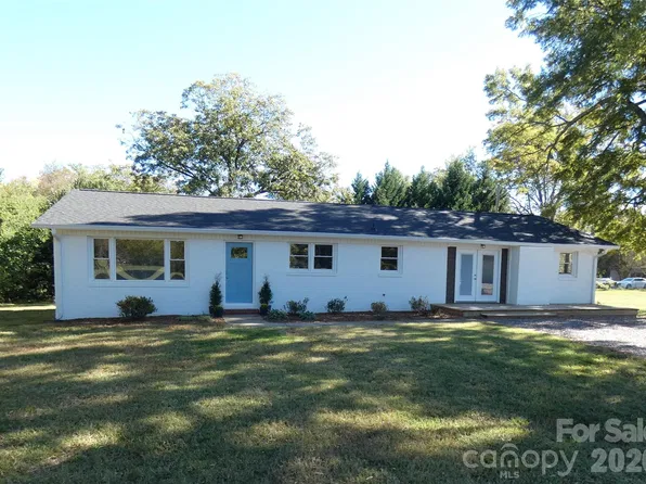 201 D St, Statesville, NC 28677