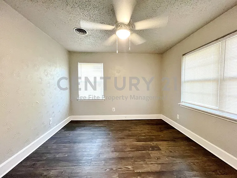 5301 Mansel Ln — Photo 11
