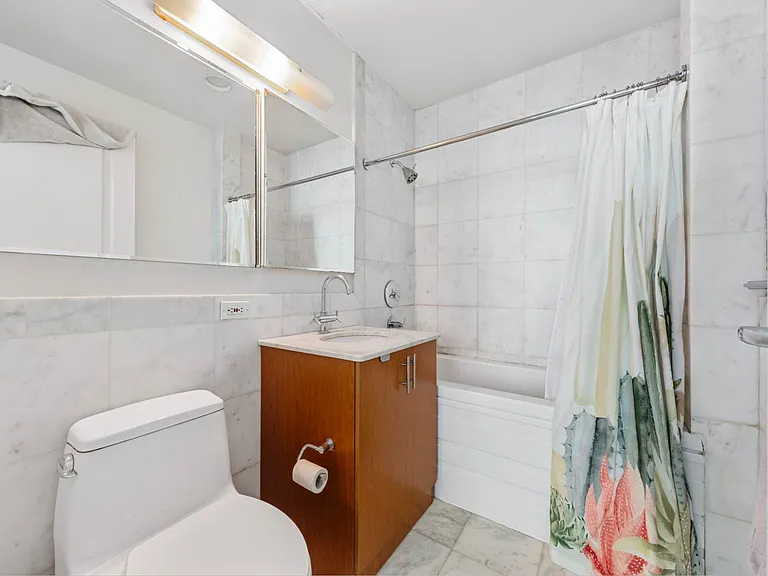 158 Hester St #4D — Photo 12