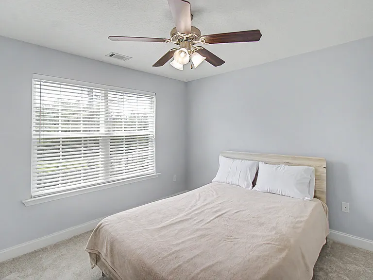 151 Lincoln Way NE — Photo 23