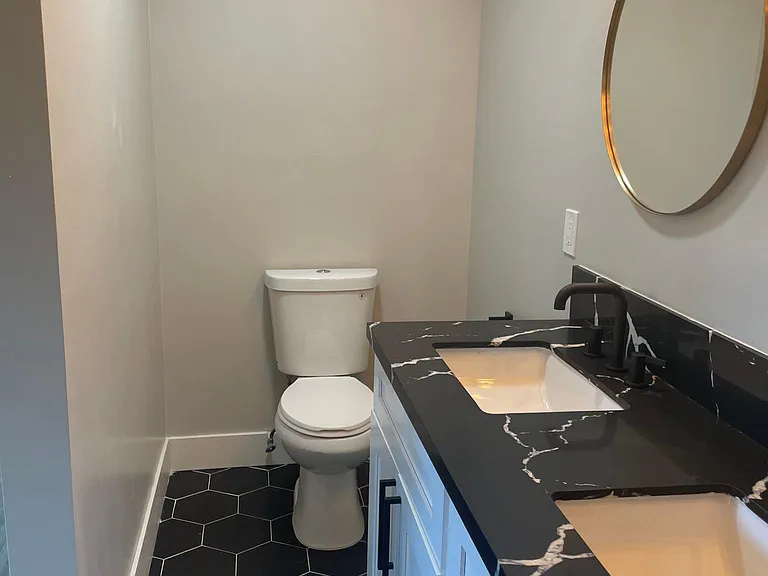 4125 Olympic St — Photo 10