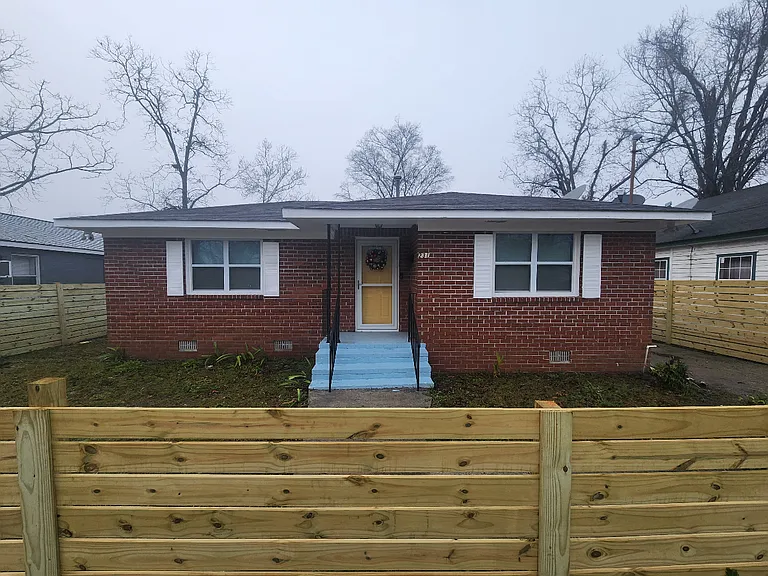 231 Millen St — Photo 17