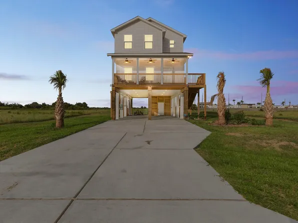 18103 Shaman Dr, Galveston, TX 77554