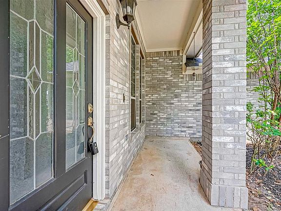 5th image of 18231 Heathridge Ln