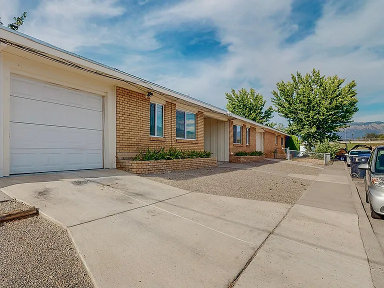 2423 Espanola St NE #C — Photo 20