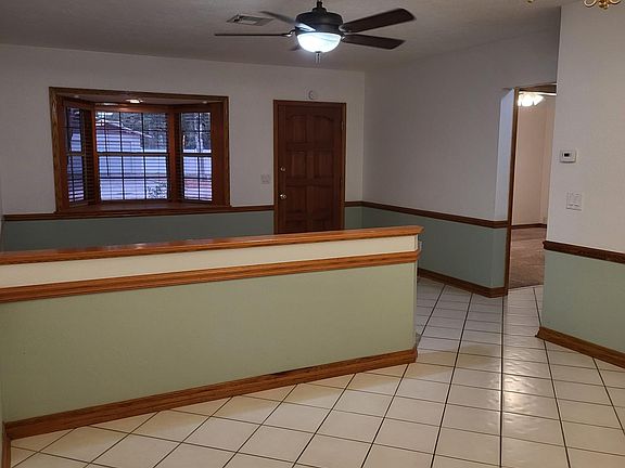 5th image of 1601 Summerdale Dr S