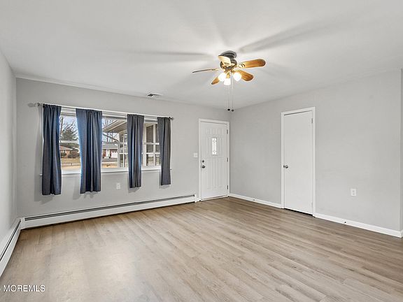 3rd image of 33 Gardenia Way