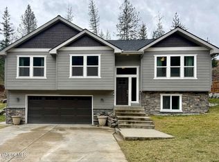 205 Old Farm Rd, Pinehurst, ID 83850