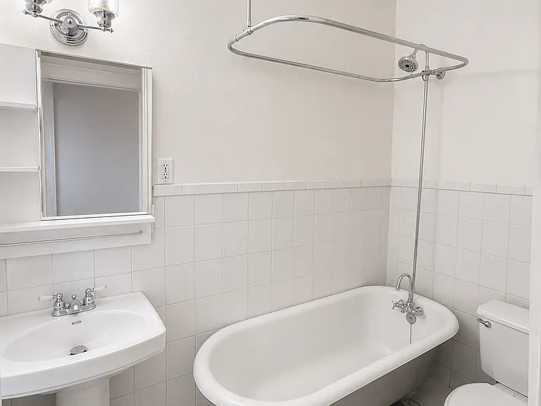 2881 Irving Ave S #106 — Photo 10
