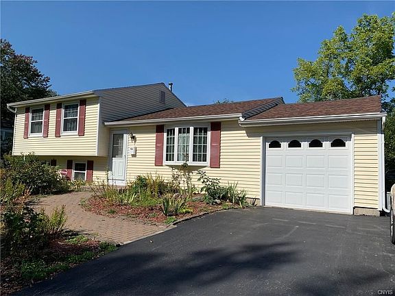 2nd image of 4321 Amblewood Ln