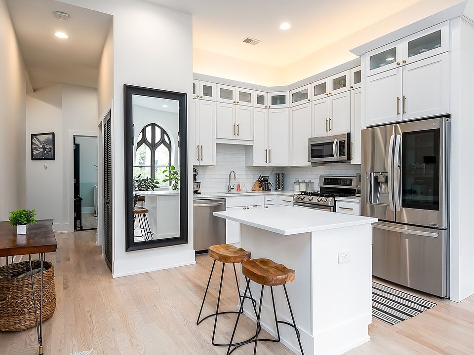 Unit entrance and kitchen