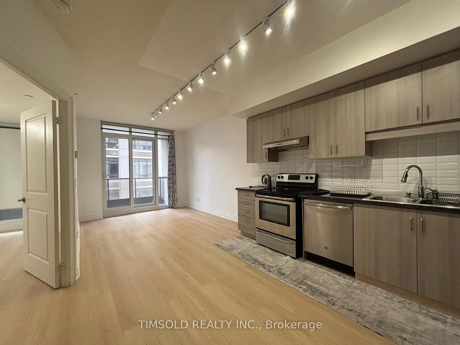 2 bed, $2,500 — Photo 2