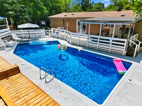 417 Ewing Dr, Belmont, NC 28012