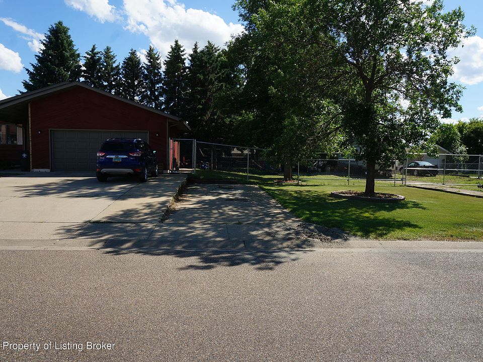 1st image of 1288 9th St E
