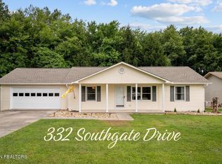 332 Southgate Dr, Crossville, TN 38555