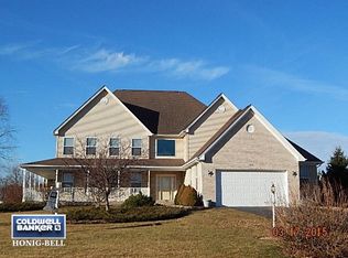 3735 White Tail Dr, Wonder Lake, IL 60097