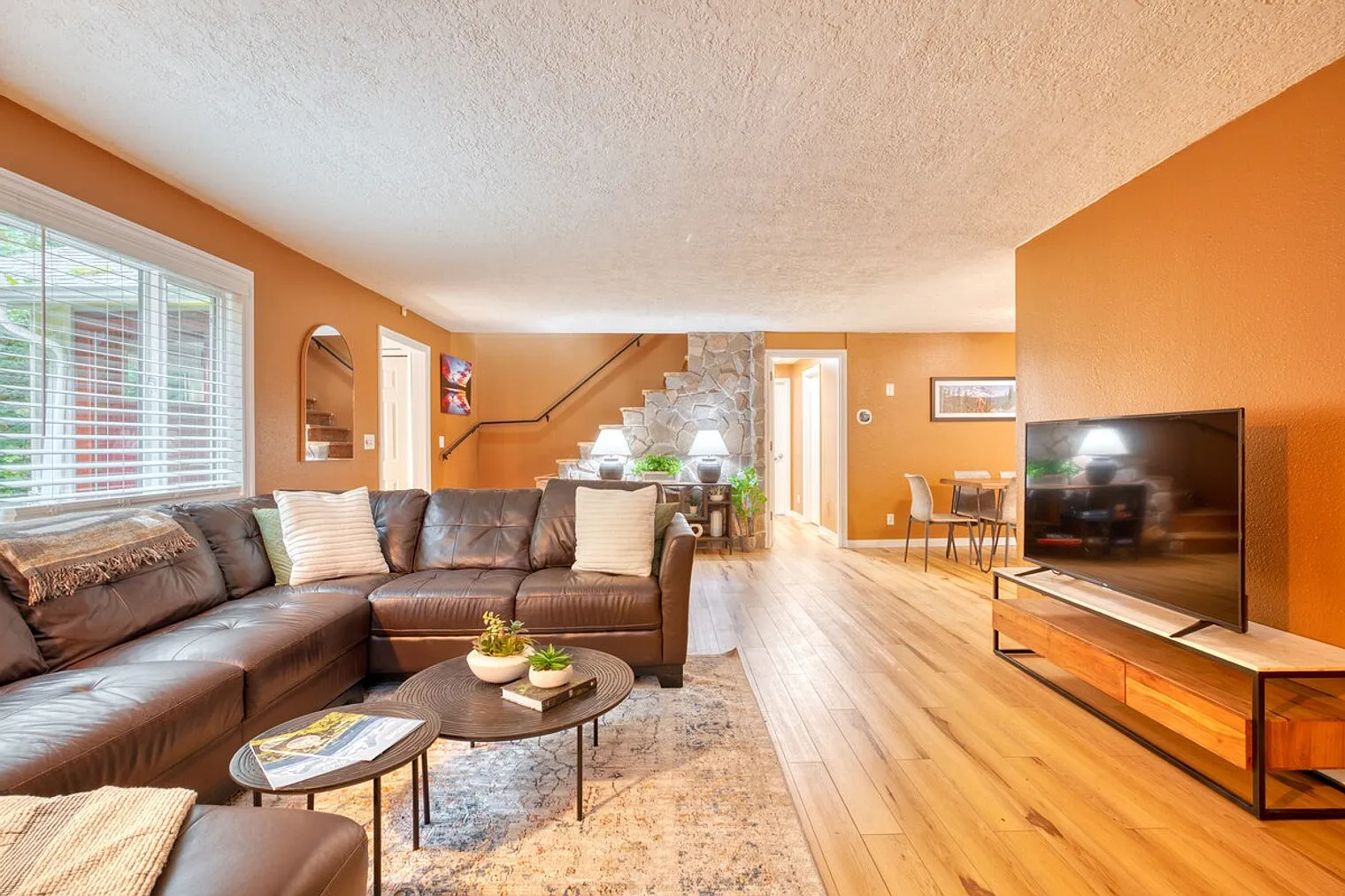 4 bed, 3.0 bath, 2507 sqft, $8,001 — Photo 3