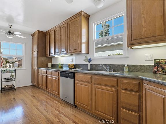 3rd image of 648 Tufts Ave