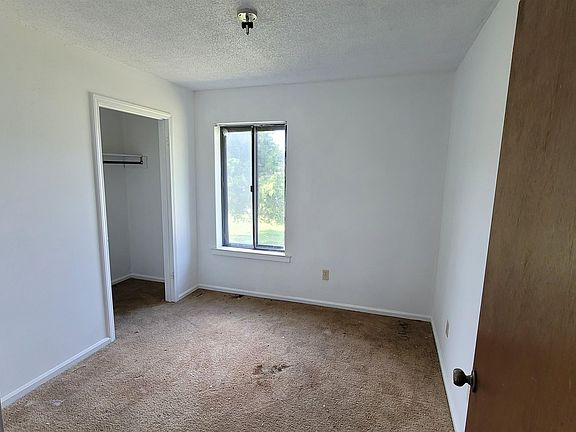 4th image of 2112 Seven Oaks Dr