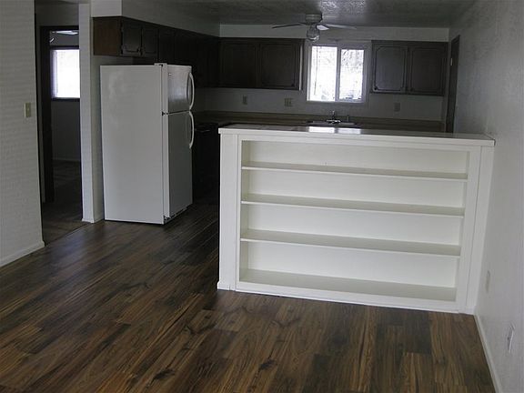 3rd image of 2450 Siskiyou Blvd