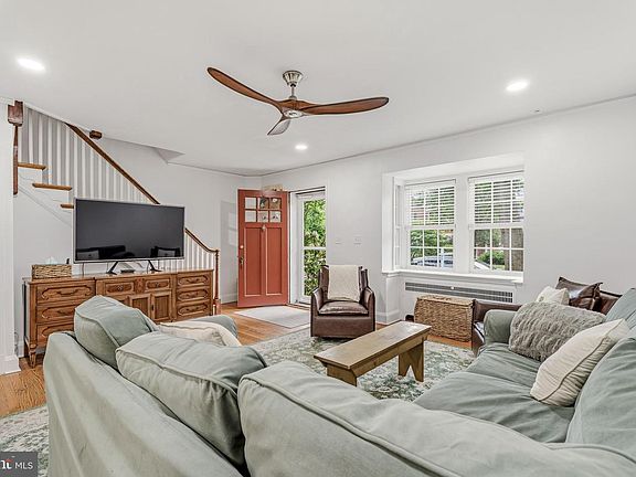 3rd image of 314 Murdock Rd