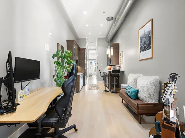 313 Washington Street image 4 of 21