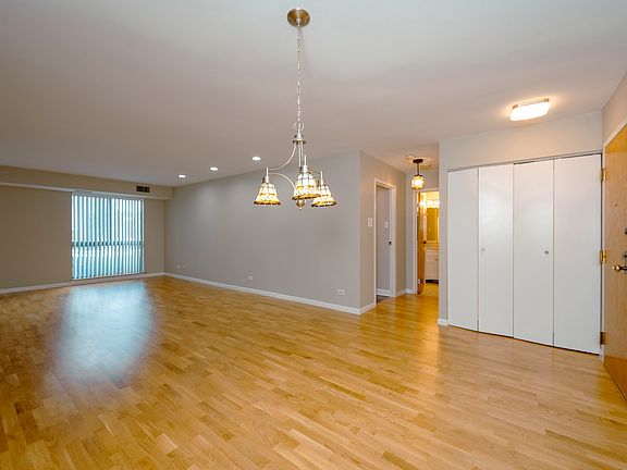 4th image of 701 Forum Sq Unit 106