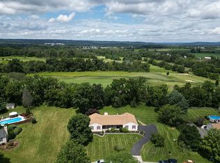 4 Decatur Ct, Ringoes, NJ 08551