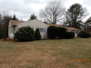 4 Brook Dr, Hope Valley, RI 02832