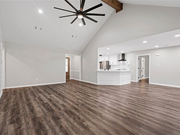 3rd image of 4610 Valleybrook Cir