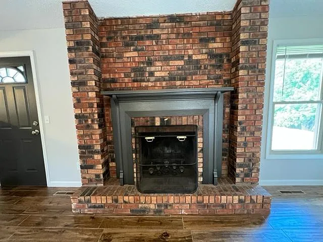 3859 S Hillcrest Ave — Photo 8